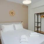 Aella Apartament *